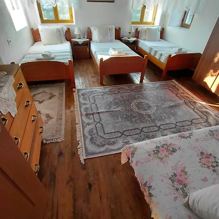 Pensionat Loykas Gjirokastër